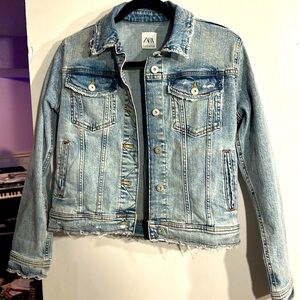 Woman’s Zara blue Denim jacket. Great condition, size M.